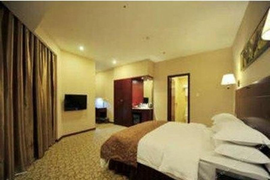 Chonpines Hotel อันชุ่น ภายนอก รูปภาพ